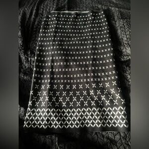 Max Studio Black and White Geometric Pencil Skirt